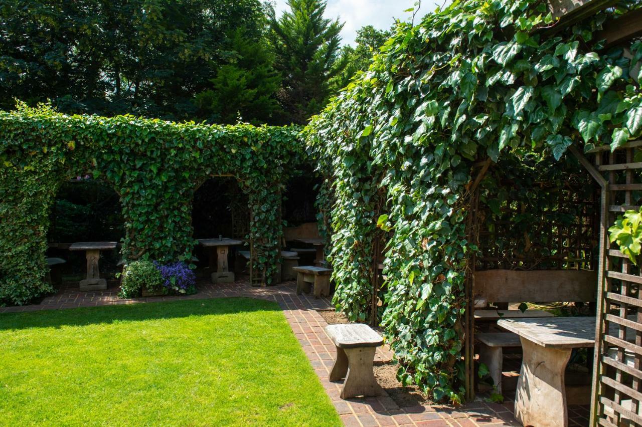 The Withies 5* Godalming